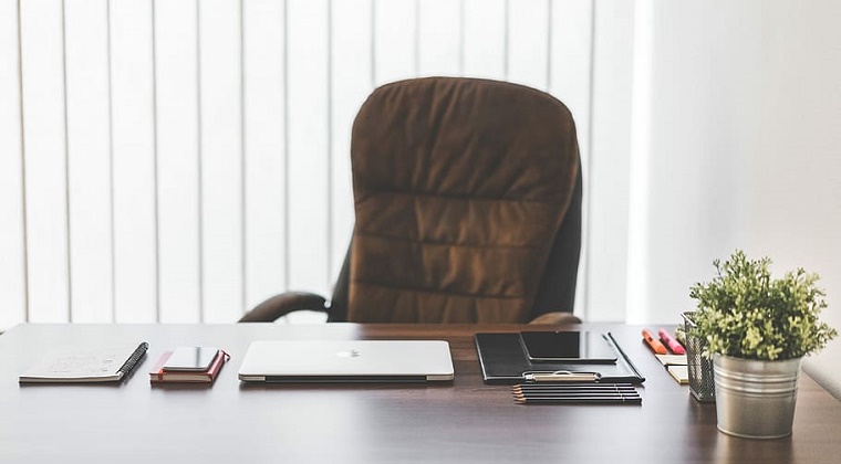 1573695303950244.jpg business-clean-desk-diary.jpg